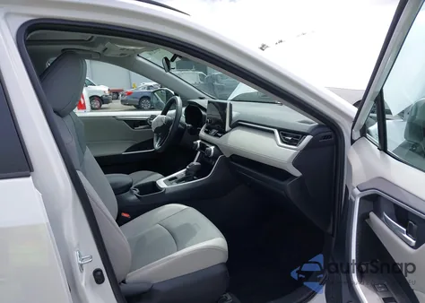 2025 Toyota Rav4 Xle Premium z USA, uszkodzony, nr VIN 2T3A1RFV4SW505630